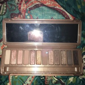 Naked 3 pallet